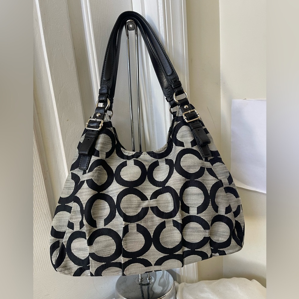 Coach Madison Maggie shoulder bag EUC - Picture 4 of 13